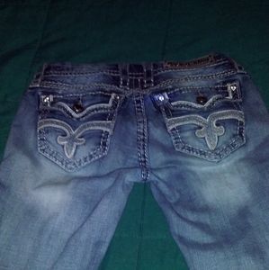 Rock revivals sz 28